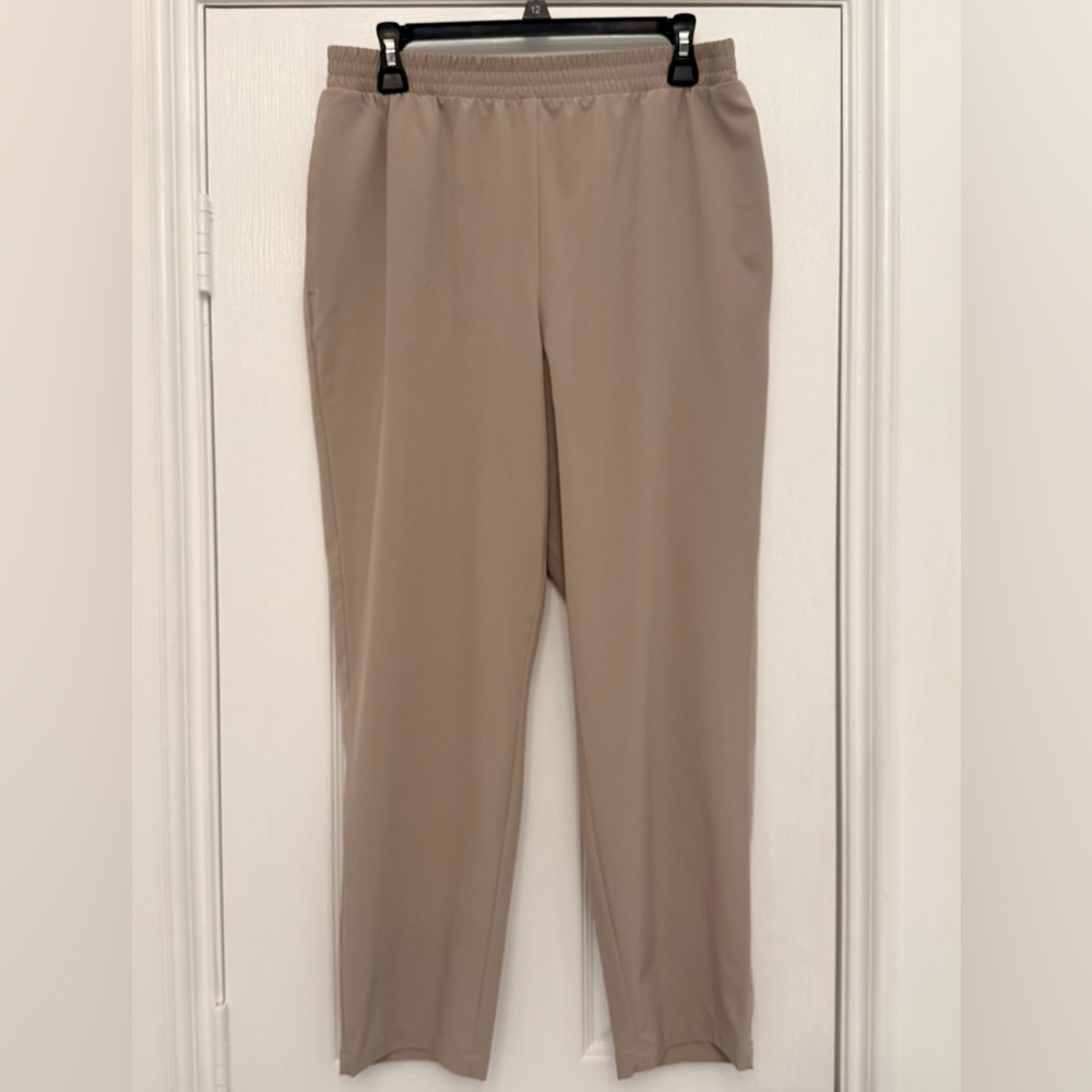 Simply Vera Vera Wang Women’s Beige Wide Leg Light Weight Pants- Size M
